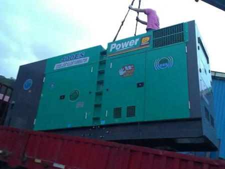 铁东柴油发电机组转速不稳定时，如何对发动机进行维护？