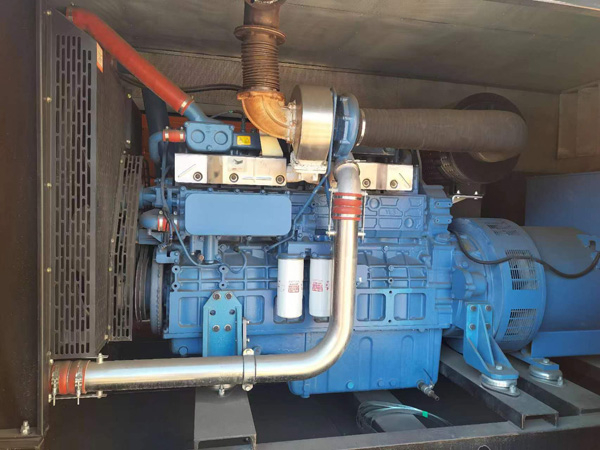 铁东柴油发电机组一般有几种电压输出？