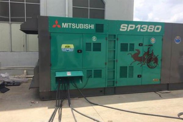 铁东为什么有些柴油发电机组的输出电压可以调节？