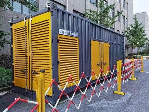 铁东如何使用转速表检查发动机的转速？