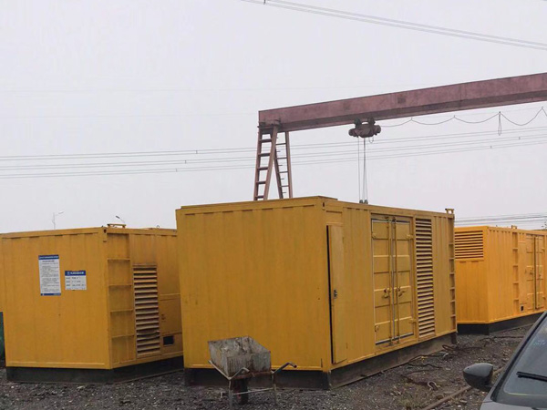 铁东100kw柴油发电机组每小时油耗？